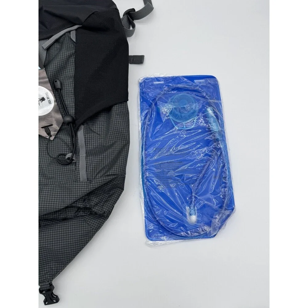 Basecamp Glacier Peak Hydration Pack Small Backpack w/ Bladder‎ New BC20720